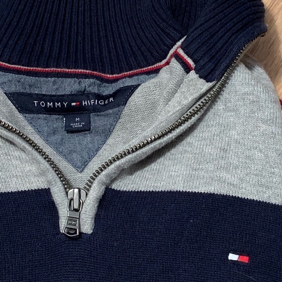 Tommy Hilfiger Quarter Zip - Picture 3 of 4